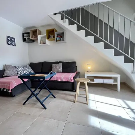 Hébergement de vacances Maison Rénovée 3 Pièces, 4 Couchages, Proche - Fr-1-246a-223 *